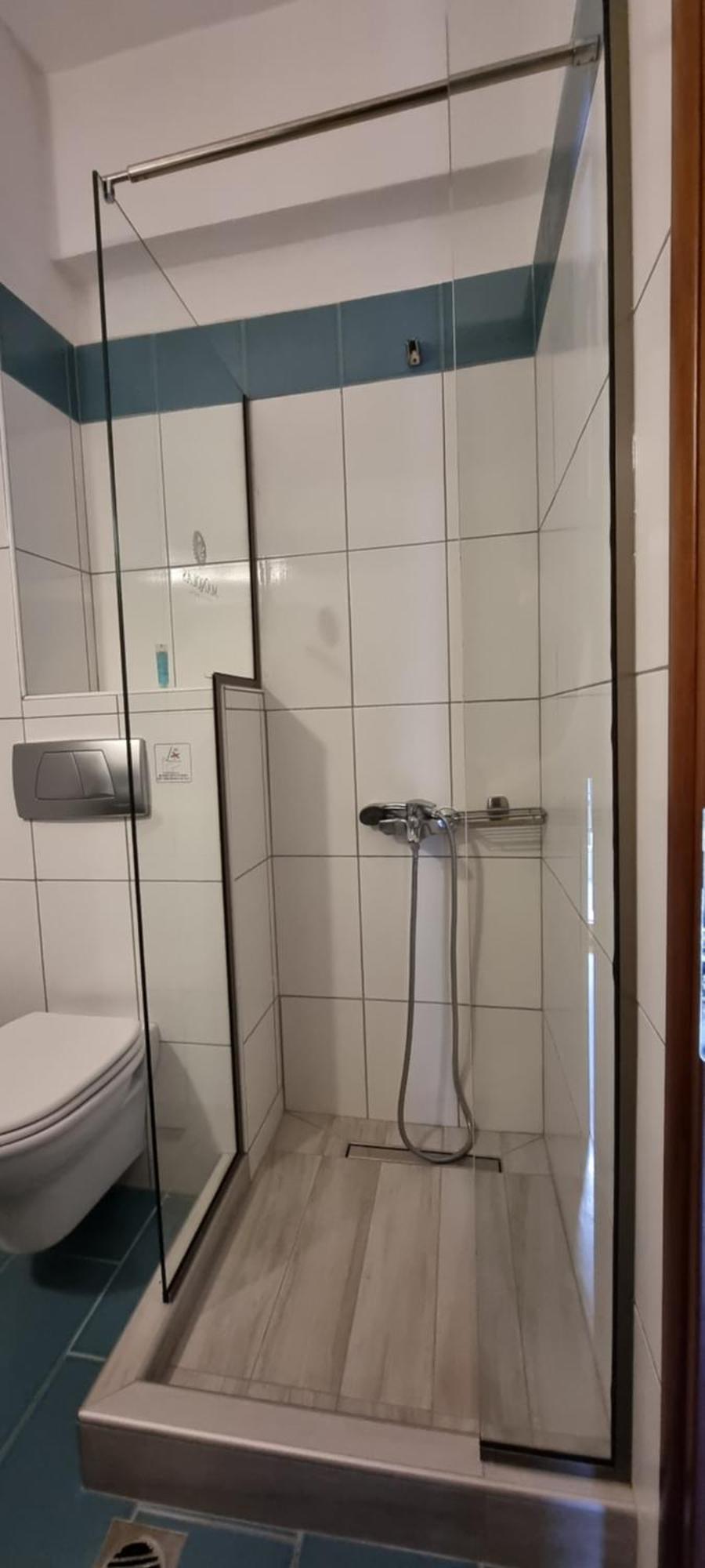 Manolas Neoi Poroi Camera foto